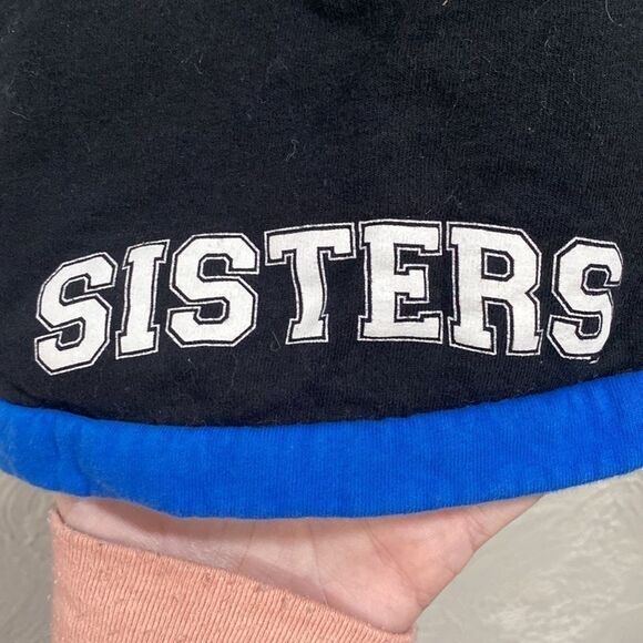 Sisters by safety pin Knit Short size XL - Picture 2 of 5